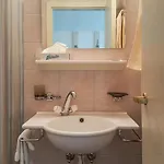 Les Berges Hotel