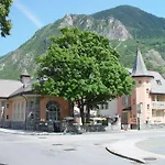 Les Berges Hotel
